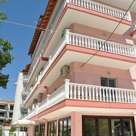 Hotel Louiza Paralía エクステリア 写真