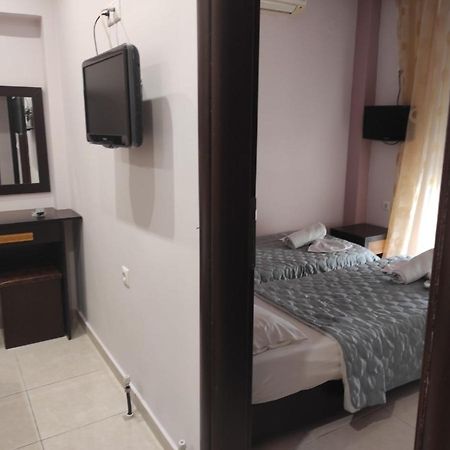 Hotel Louiza Paralía エクステリア 写真