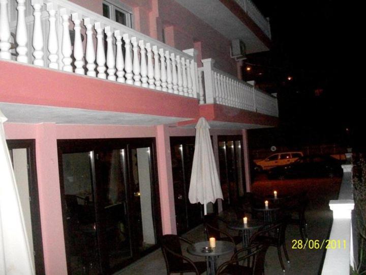 Hotel Louiza Paralía エクステリア 写真