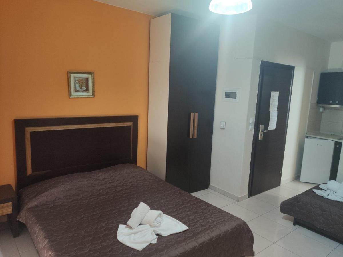 Hotel Louiza Paralía エクステリア 写真