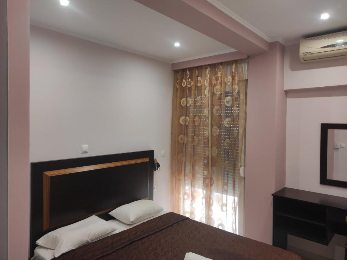Hotel Louiza Paralía エクステリア 写真