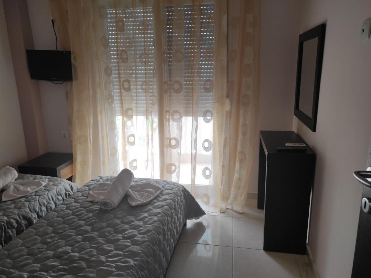 Hotel Louiza Paralía エクステリア 写真